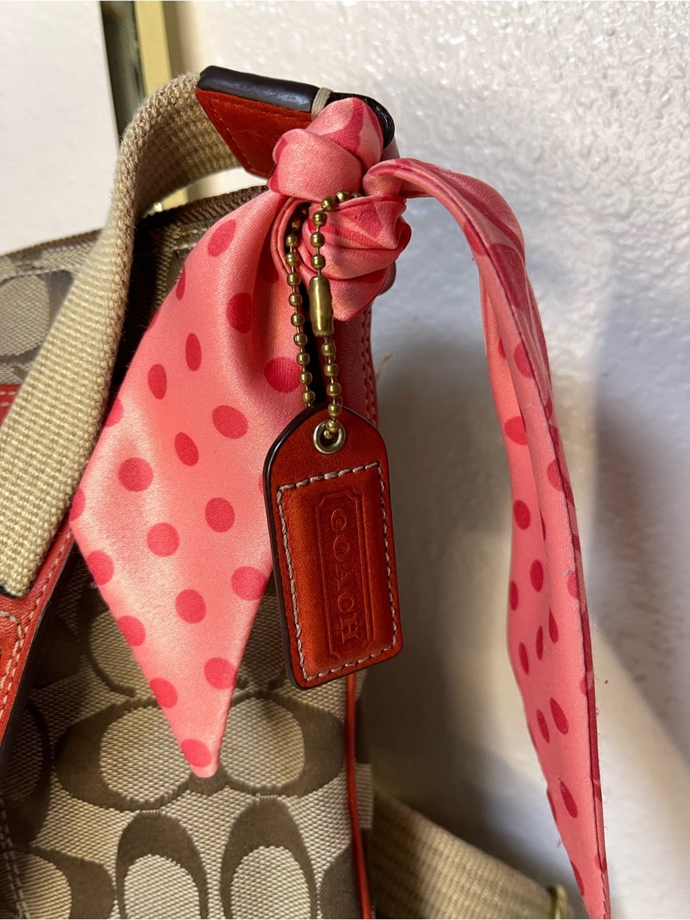 Coach Hamptons Signature Canvas Swingpack Crossbody with Original Twilly & Tag - Picture 4 of 16